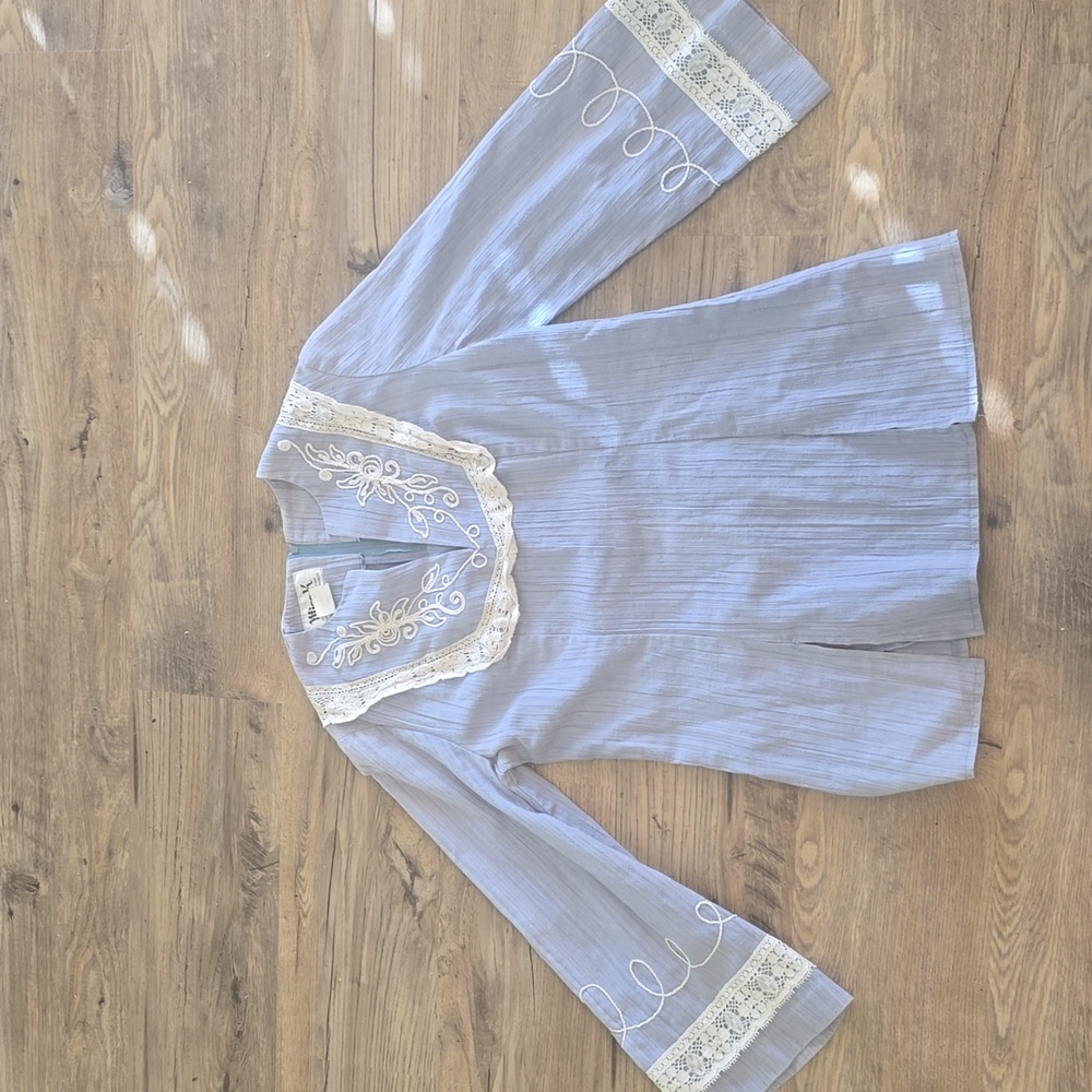 Miss K Authentic Vintage Embroidered and Lace Trim Top - Picture 4 of 7